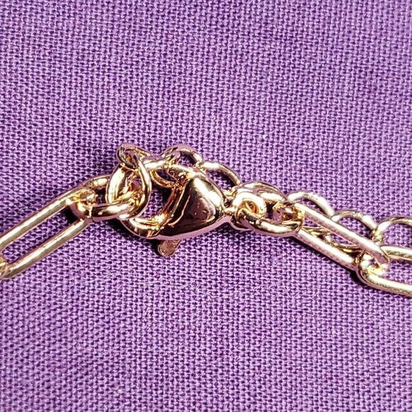 Dainty Gold Tone Paperclip Style Necklace, 16' Collar Length, on card, w/box - Picture 9 of 11